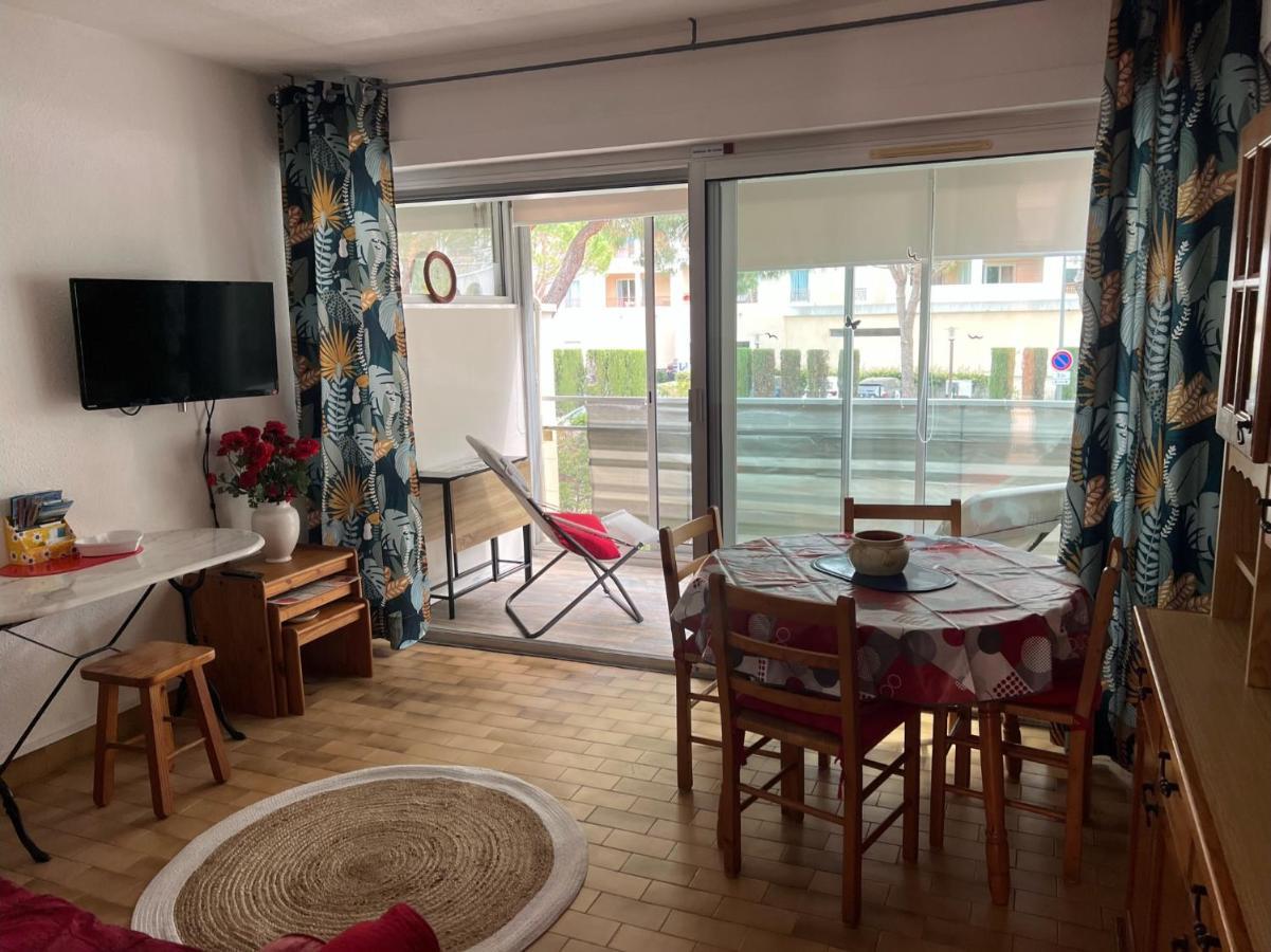 T2 Avec Veranda Et Piscine A Mandelieu La Napoule Esterno foto