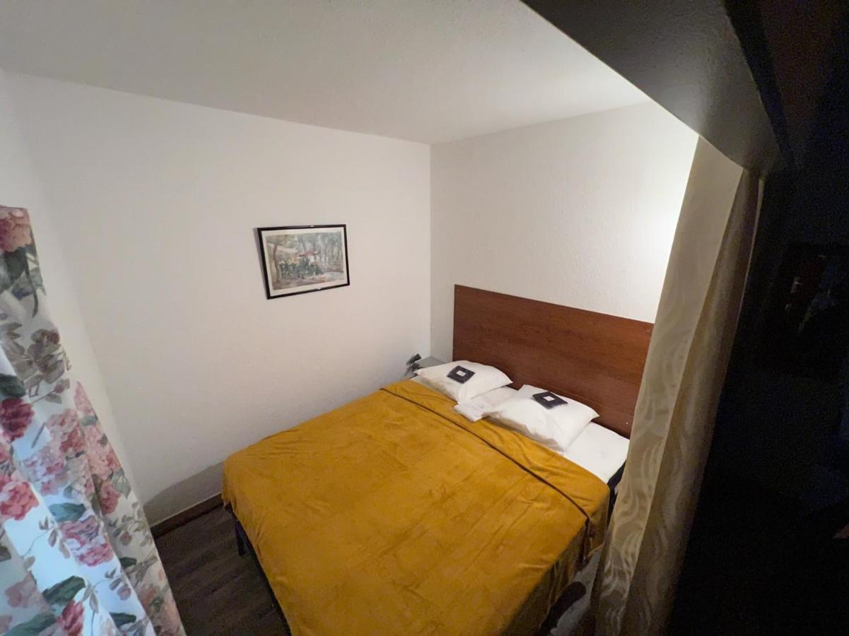 T2 Avec Veranda Et Piscine A Mandelieu La Napoule Esterno foto